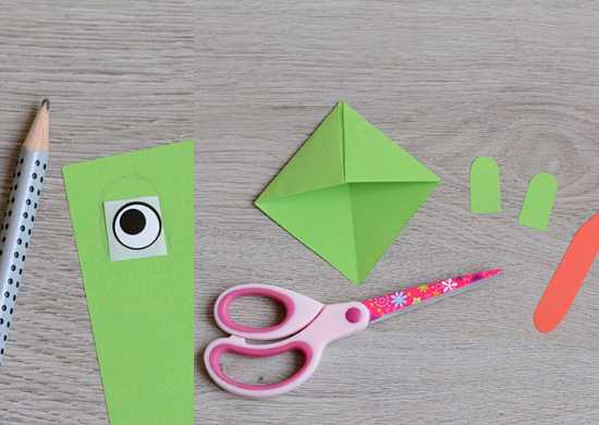 Как сделать лягушку из бумаги схема – Как сделать лягушку из бумаги которая прыгает, пошаговая инструкция