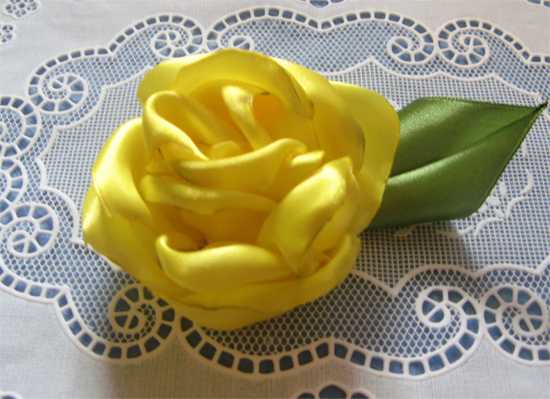 Как сделать розы из ленточек – 10 способов сделать розу из ленты