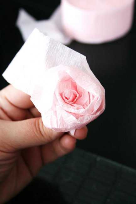 Розы из бумаги крепированной бумаги – - . , - .
