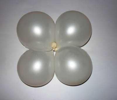 Украшение из шаров своими руками – Как необычно украсить комнату воздушными шарами
